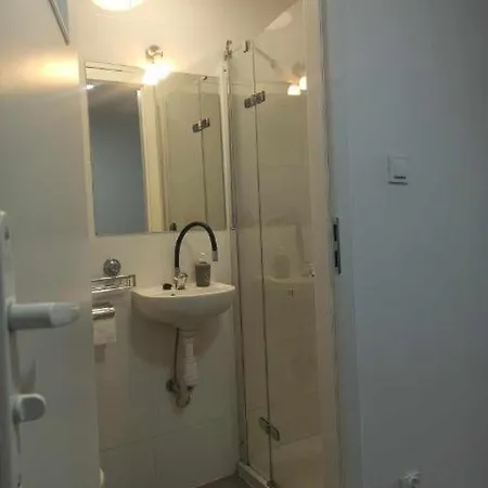 ホームステイ Krynica -