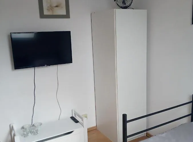 Проживание в семье Krynica - *